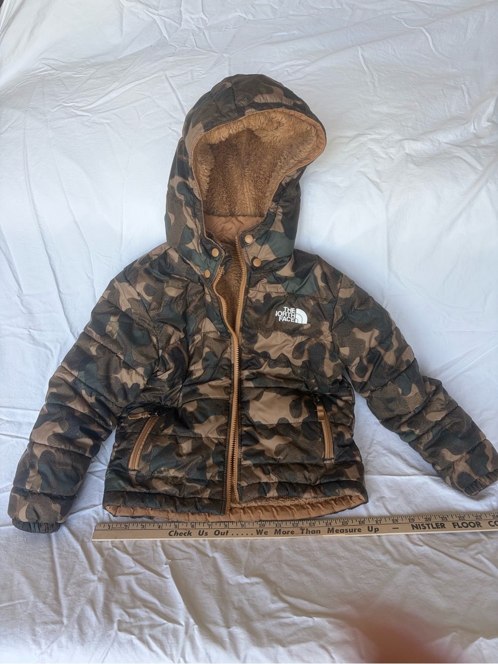 The North Face Kids Camo Puffer Jacket with Faux-Sherpa Hood - Brown/Green